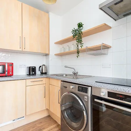 The Aldgate Flat *