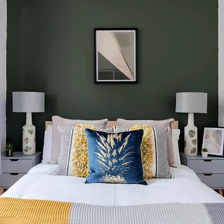 The Aldgate Flat Apartment *