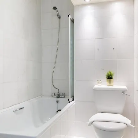 The Aldgate Flat Apartment *