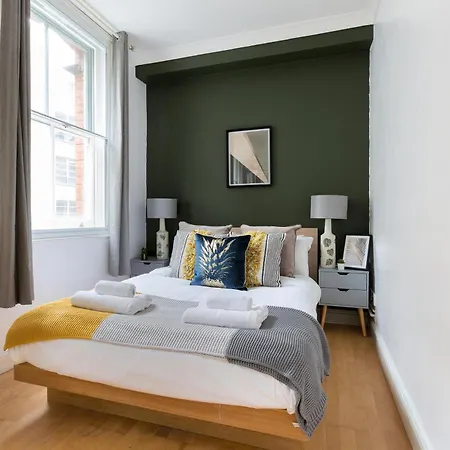 The Aldgate Flat Apartment *