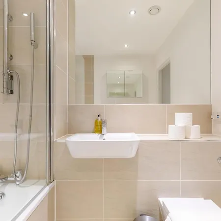 Gorgeous 1bd Flat - 10 Mins From Clapham Common! Apartment