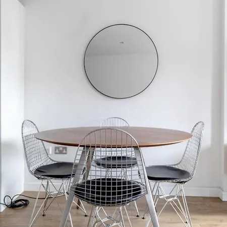 Gorgeous 1bd Flat - 10 Mins From Clapham Common! London