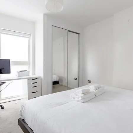 Gorgeous 1bd Flat - 10 Mins From Clapham Common!