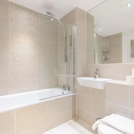 Apartment Gorgeous 1bd Flat - 10 Mins From Clapham Common! *