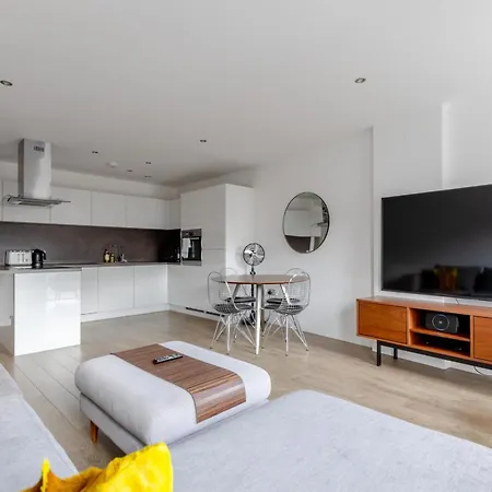 Apartment Gorgeous 1bd Flat - 10 Mins From Clapham Common!