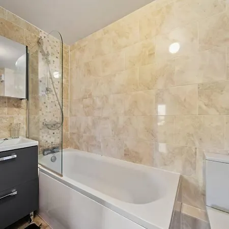 Apartament Cozy In Greater - 1br,1 Bath