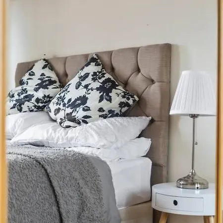 Apartament Cozy In Greater - 1br,1 Bath Londyn
