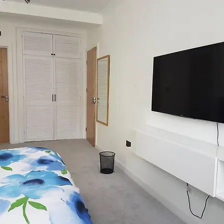 Contemporary Ground Flr Maisonette- Entire Place *
