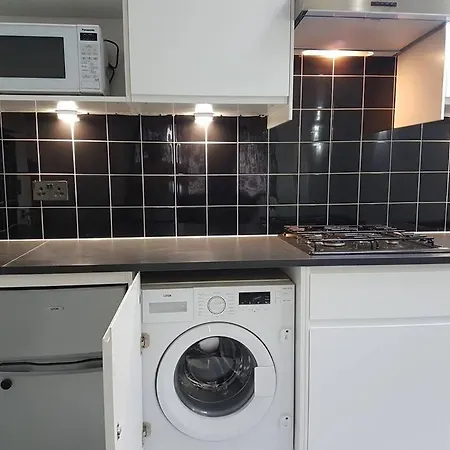 Contemporary Ground Flr Maisonette- Entire Place Apartment Northwood (Greater London)