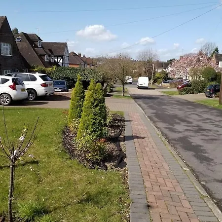 Apartment Contemporary Ground Flr Maisonette- Entire Place Northwood (Greater London)