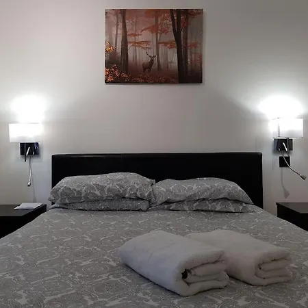 Apartment Contemporary Ground Flr Maisonette- Entire Place