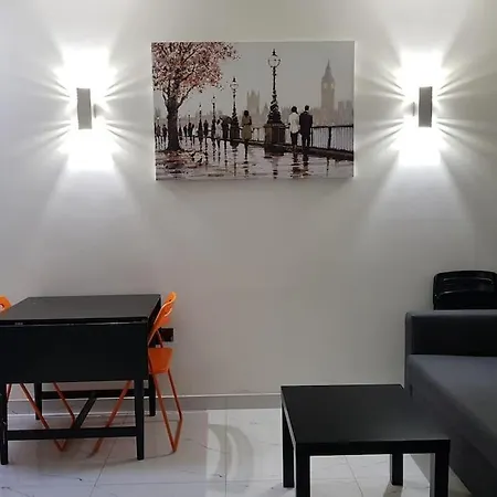 Apartment Contemporary Ground Flr Maisonette- Entire Place *