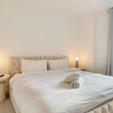 Stunning 2 Bedroom Flat Camden London