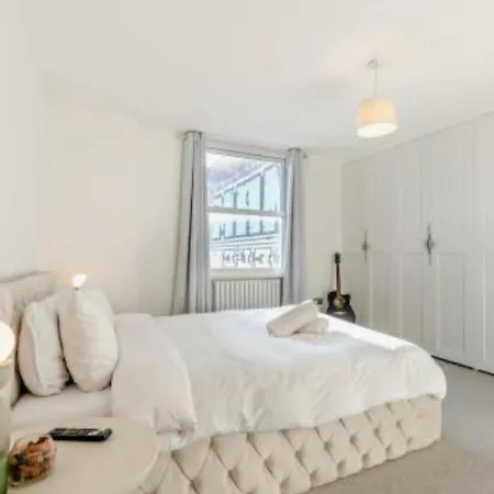 Apartment Stunning 2 Bedroom Flat Camden