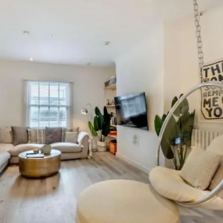 Stunning 2 Bedroom Flat Camden