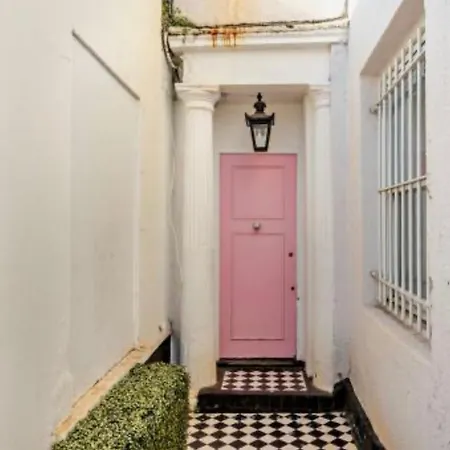 Stunning 2 Bedroom Flat Camden * London
