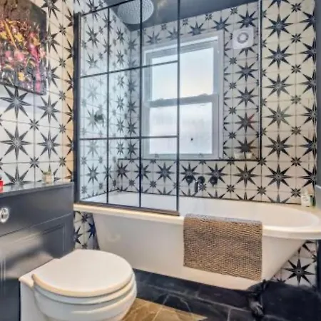 Stunning 2 Bedroom Flat Camden