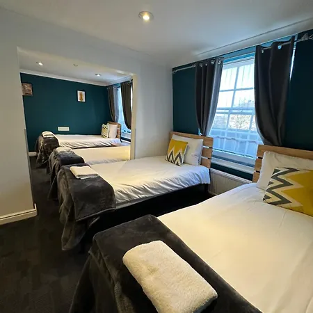 Smart Hyde Park View Hostel *