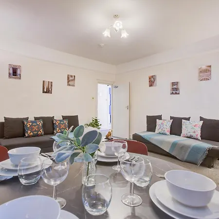 2 Bedroom And Living In * London