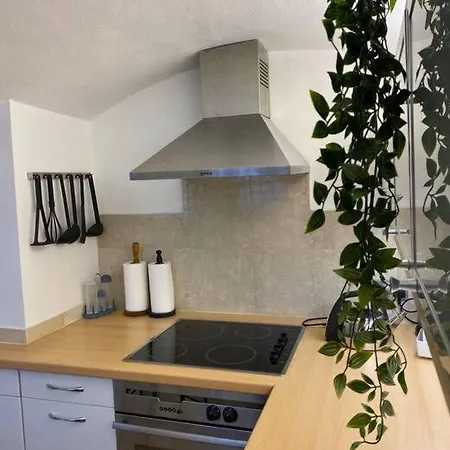 Apartment Spacious Flat In The Desirable Area Of