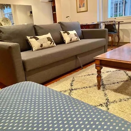 Apartment Spacious Flat In The Desirable Area Of *