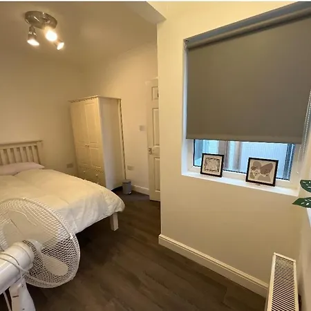Flat 6, 419 Fulham