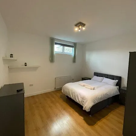 Flat 2 Battersea Park Road London