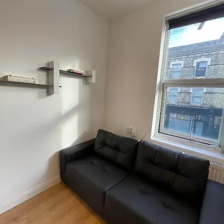 Flat 2 Battersea Park Road Apartment