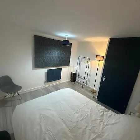 Apartment 2 Bedrooms In Plaistow Near Tube To