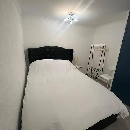 Apartment 2 Bedrooms In Plaistow Near Tube To London