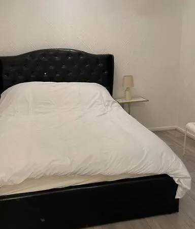 Apartment 2 Bedrooms In Plaistow Near Tube To *