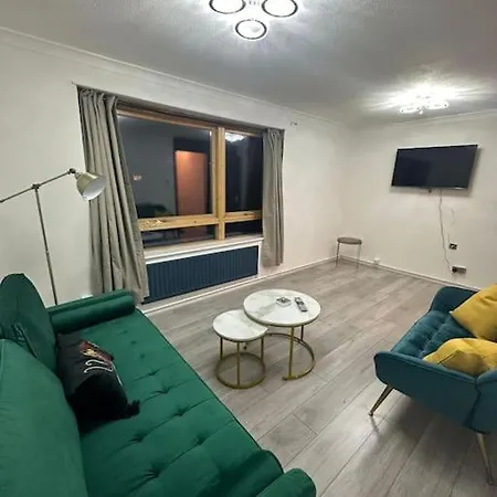 Apartment 2 Bedrooms In Plaistow Near Tube To *