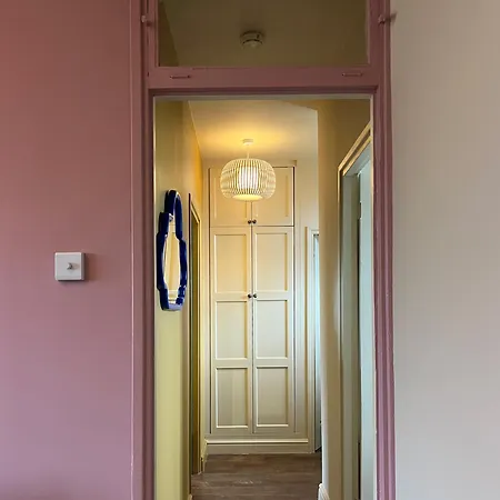 Kennington Flat With Balcony, King Size Bed And Free Parking Overlooking Park * London