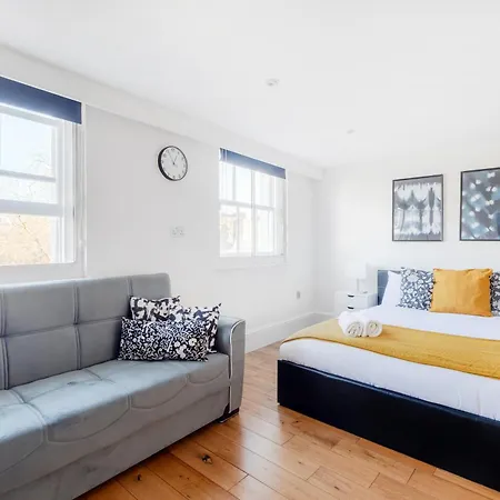 Regent's Park & Baker Street Modern Apartments!