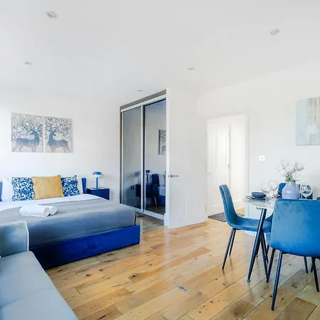 Regent's Park & Baker Street Modern Apartments!