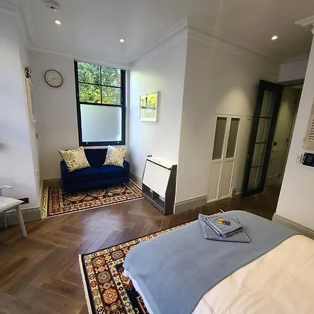 New Boutique Ground Floor Apartment London
