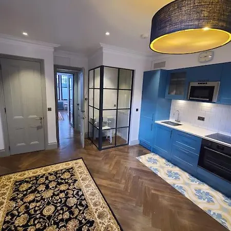 Apartment New Boutique Ground Floor London