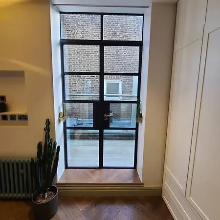 New Boutique Ground Floor Apartment London