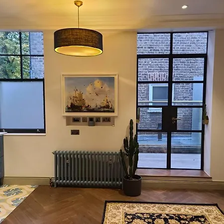 New Boutique Ground Floor Apartment London