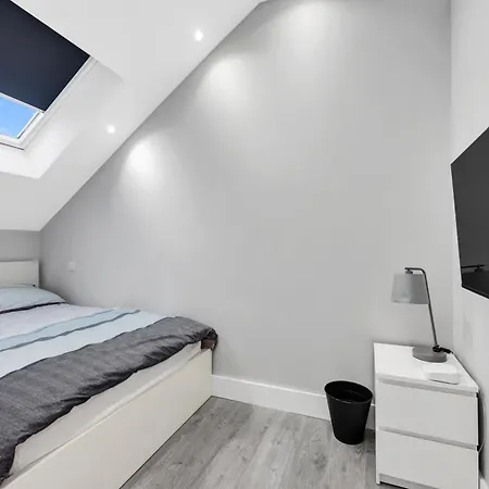 Apartment Your Cosy Modern 2 Double Bedroom Flat Fully Furnished - 5 Mins Walk To Stn Flat 4 London