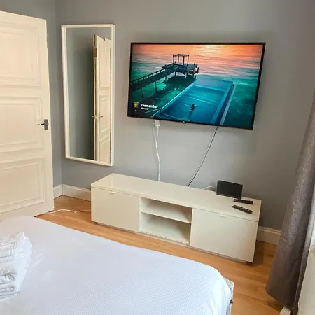 Apartment Impeccable 2-bed In London