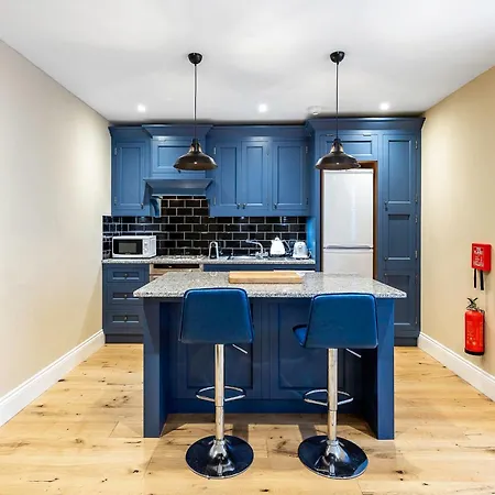 Colourful Near Clapham Common! Apartment