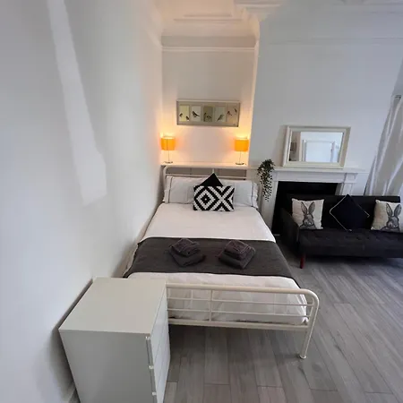 Glenmore Apartment *