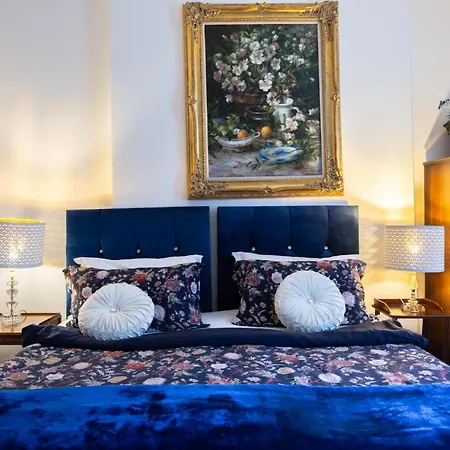 Dawson Place, Juliette's Londra