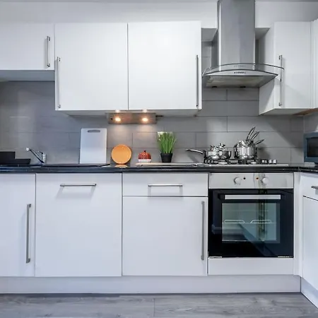 Dom wakacyjny 4 Beds - Tooting - 20 Min To - Free Parking