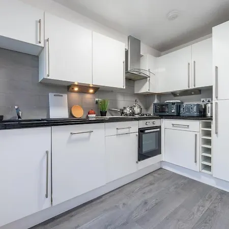 4 Beds - Tooting - 20 Min To - Free Parking Londyn
