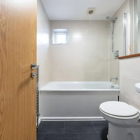 4 Beds - Tooting - 20 Min To - Free Parking * Londyn