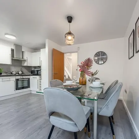 4 Beds - Tooting - 20 Min To - Free Parking Londyn