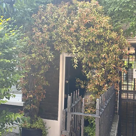Holiday home Fairytale Belgravia House - 2 Beds 2 Baths 4 People