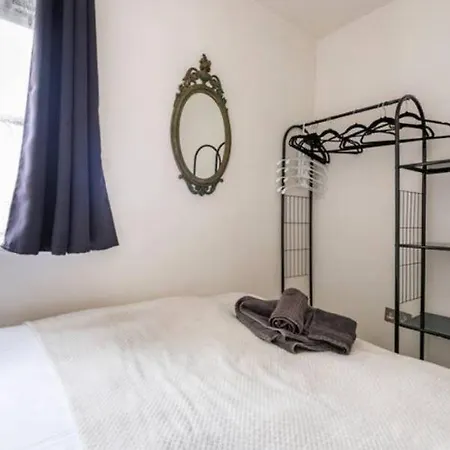 Super Beautiful Three Bedroom London